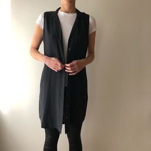 Equipment sleeveless jacket